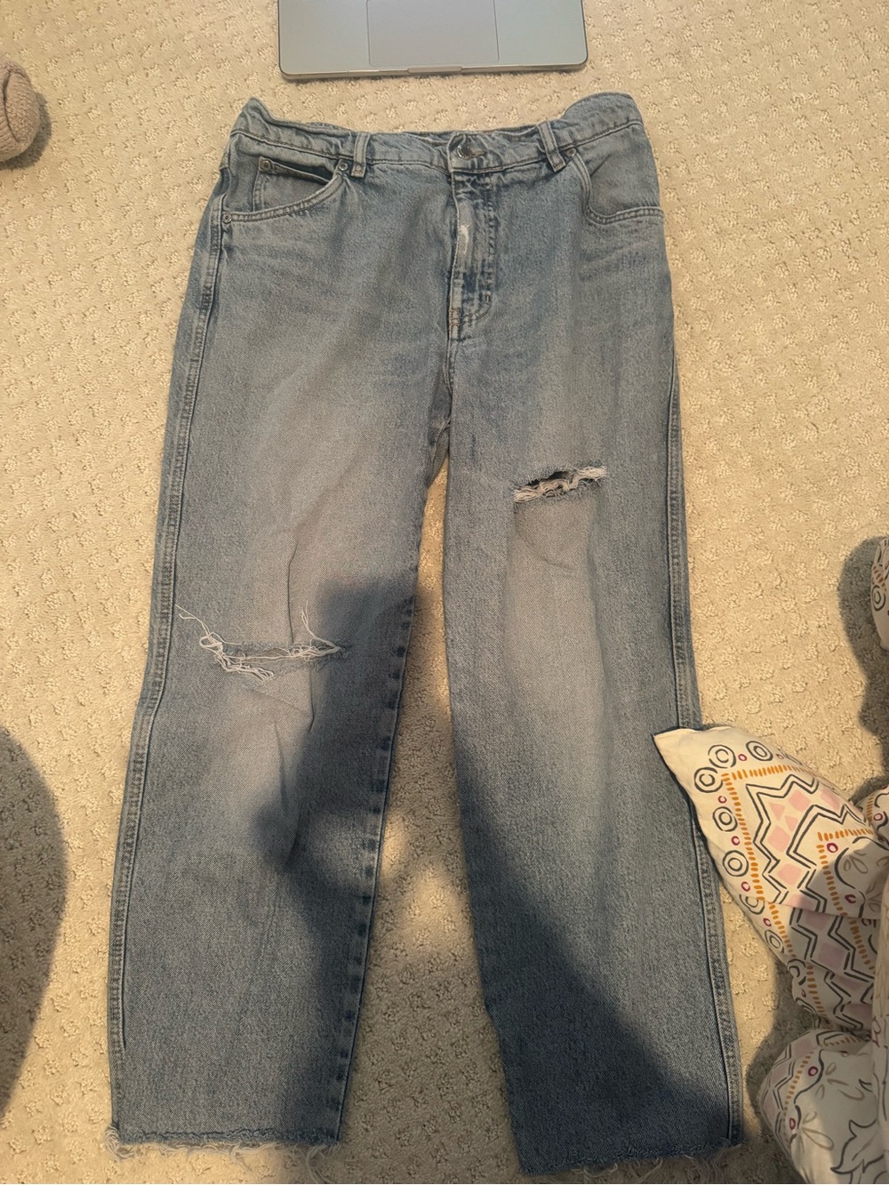 American Vintage Light Wash Distressed Straight Leg Jeans